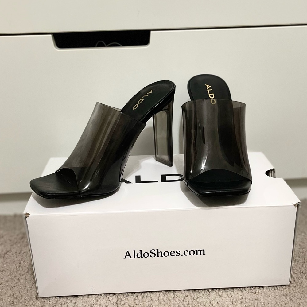 ALDO - Ybendaviel
High heel sandal (Size 6.5) *worn twice / great condition